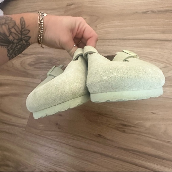 Birkenstock Boston Soft Footbed
Suede Leather - Faded Lime - Picture 2 of 5